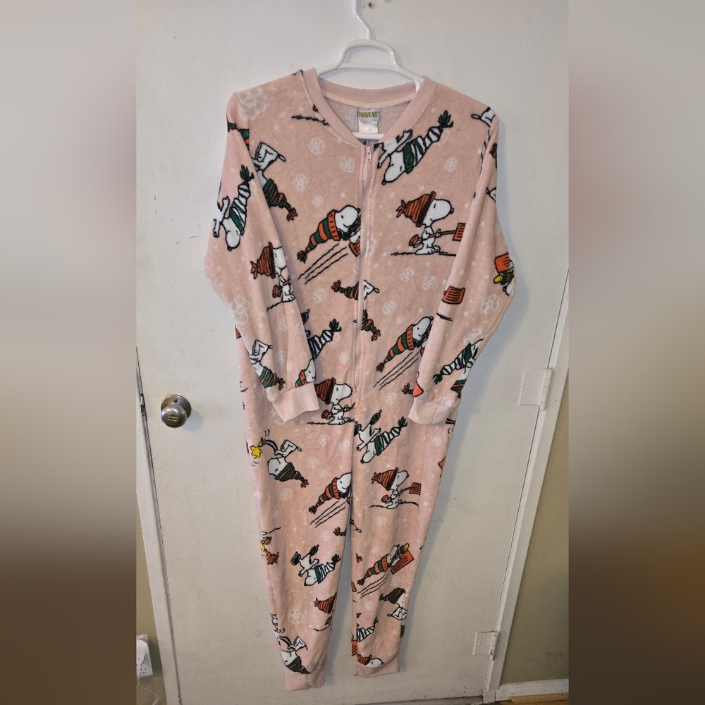 Vintage Look Peanuts Snoopy Christmas Pink Footie Pajamas Adult XL